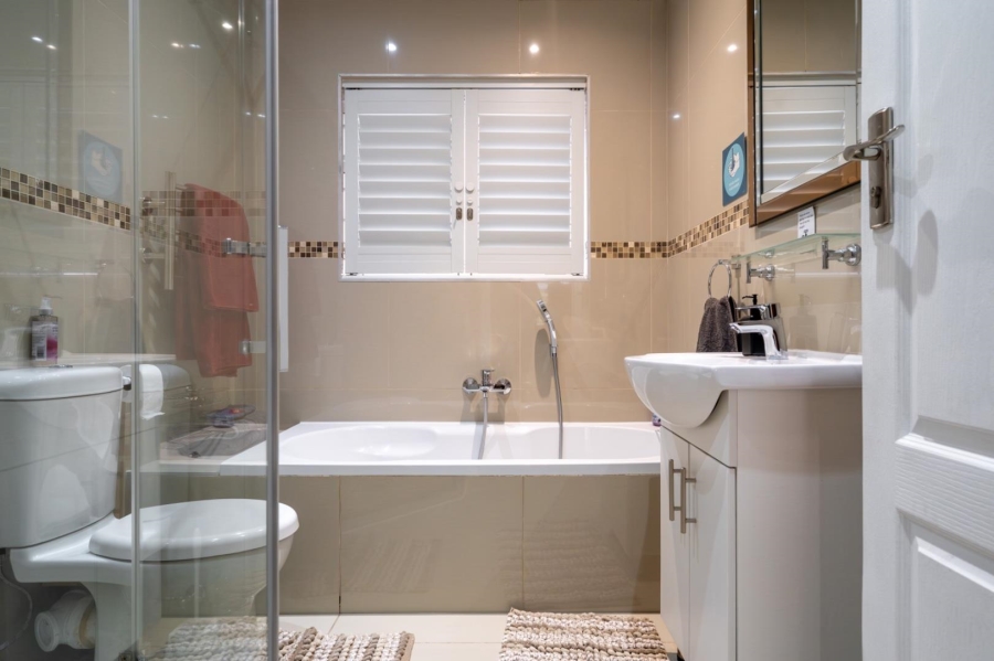 3 Bedroom Property for Sale in Fish Hoek Western Cape